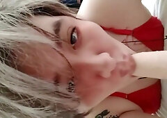 t-model nutting inwards in costume play of vilma dinkley (scobby doo)