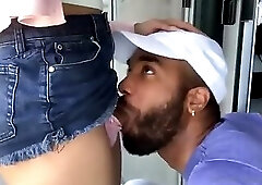 CUTEY GIRL GETS BLOWJOB FROM BOYFRIEND IN PUBLIC