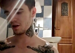 Bathtub DEMONSTRATE GayBoy iulianloveeu from Chaturbate ^_^ Fallow me guyys!