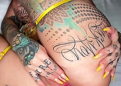 Inked MILF Alexxa begs BBC to destroy her ass hole