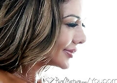 PureMature - Stranger picks up fit mother i'd like to fuck Nina Dolci at the beach