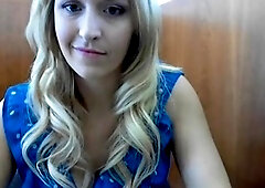 amateur blonde solo webcam
