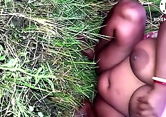 Desi Bhabhi Ne Maidan Mein Jakar Masti Ki