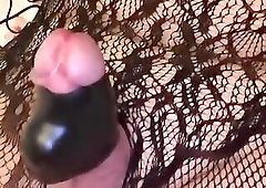 Crossdressing hands free cum load.