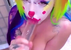 Blxxdbunny’s Faceholes A Faux-cock With A Clown Make-up On