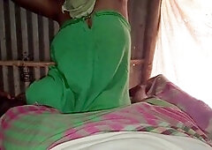 Desi bhabhi enjoys a wild ride with her lover