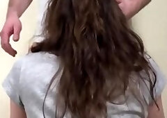 Holen Sie sich Sperma ins Höschen von ihrem Stiefsohn.