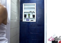 Relaxing Bath Sessions Turns Into Hot Lesbian Sex - Ale Musa And Belinha Baracho