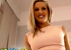 Teen hottie in pantyhose gives blowjob and gets fucked