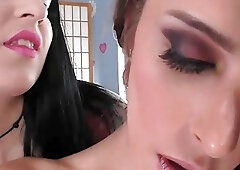 Emo babe wears strapon and fucked tranny