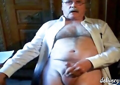 Amateur Masturbating Bear