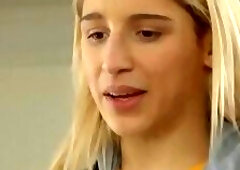 Gorgeous dykes have sensual kissing session before they cum