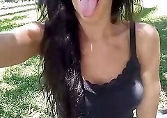 paloma veiga cums in public