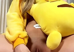 Blond solo beauty jerking off her dick