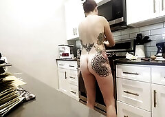DICKFLASH – Stripped in the kitchen and fully assured – intimate prop