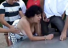 nadine la chienne mature addict aux queues
