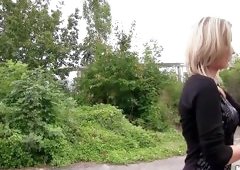 Blonde Earns Her Cash