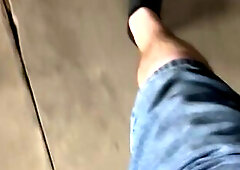 Teaser while closing store