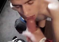 sucking out a load (4'40'')