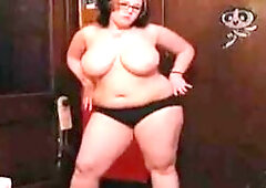 Curvy Beauty Strips and Dances on Webcam