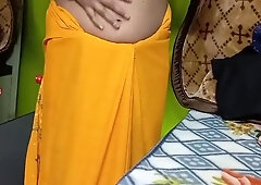 Indian Beautiful Bhabhi Removing Her Sari