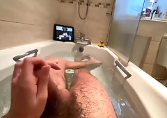 Fap whilst Observing Pornography