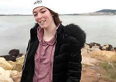 Rose is blowing out two big candles for her 20th birthday! - Jacquie et Michel TV