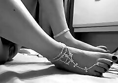 Andromeda Trav Solo Feet Anal Toy Part 3