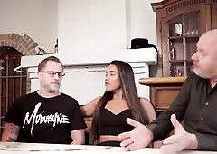 Welcome back to Wings & Claws! In this video, we sit down with Paul, one of Belgium’s huge names, though that guy’s likewise modest to admit i