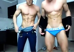 [CAM] Russian Muscles Flex