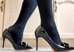 Solo fun with smelly heels and a nice finish