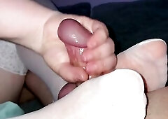 Hose Oiled feet and tugjob