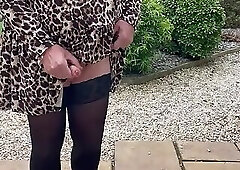 Sissy Crossdresser Sonia Garden Wank