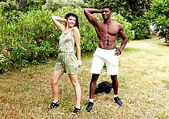 Melany, 23, continues her discoveries with J&M! - Jacquie et Michel TV