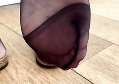 Solo masturbation and the foot fetish