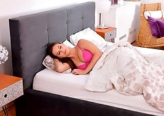 Glamorous oiled chick Jenifer Jane fucks with her little dildo