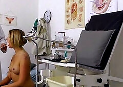 Amateur blonde fucking in stockings on video