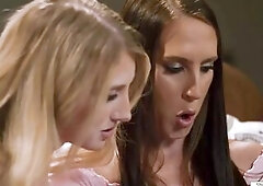 T-girl Janelle Fennec licks bffs vagina and tastes her squirt