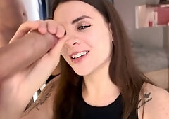 Fixit Kitty from next door gives a hot oral session in front of the mirror