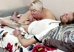 Stepmom's morning started with a unfathomable oral sex and cum swallowing