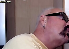 Gloryhole amateur nympho DILF deepthroating big cock