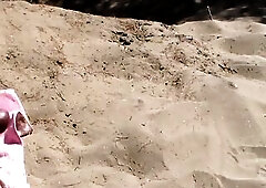 The stranger has a hawt wang.