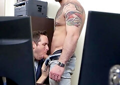 Maskurbate: Muscle driver gets loud sex