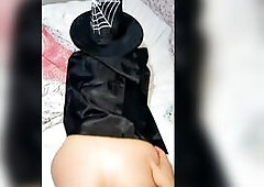 Noche de brujas, Hermanastra me sorprende con disfras de bruja y lenceria erotica. Large booty anal