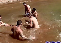 Groupsex hunks blow their loads outdoors