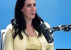 Brunette hair cougar pornstar Candence Lux loves to touch herself intensely