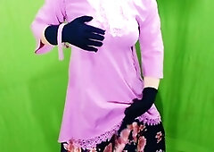 Indian housewife Puja-Queen11 gets down with a medic in a steamy encounter