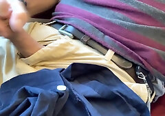 Afternoon commute, I'm fapping off and nutting on the teach.